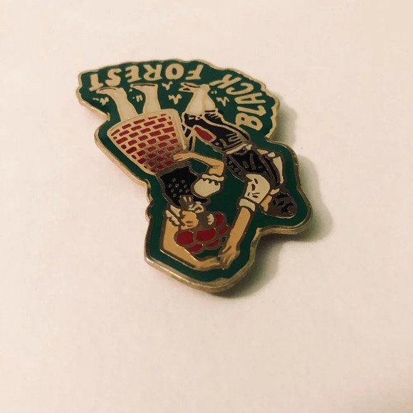 Vintage Black Forest  Schwarzwald Germany Lapel Pin Souvenir - Picture 5 of 9